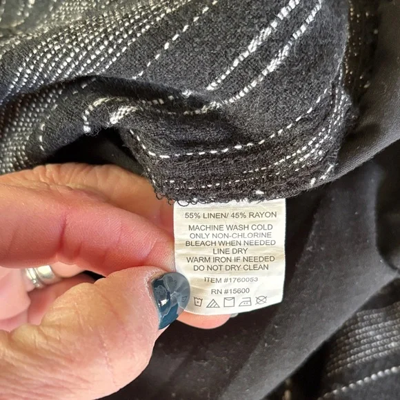 Briggs New York Black Striped Crop Pants - Picture 12 of 12